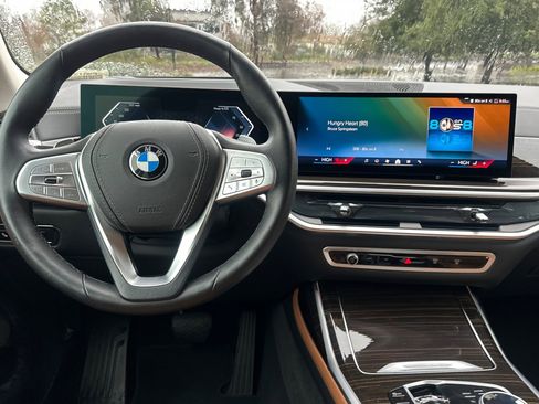 Certified 2025 BMW X7 xDrive40i image 18