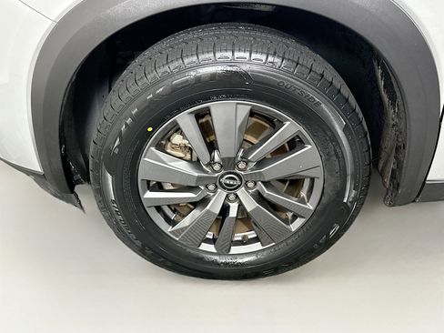 Used 2025 Nissan Pathfinder SV AWD/4WD image 11