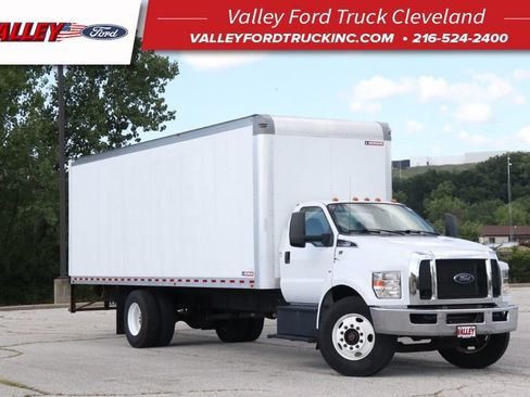 Used 2019 Ford F750 2WD Regular Cab Super Duty image 1
