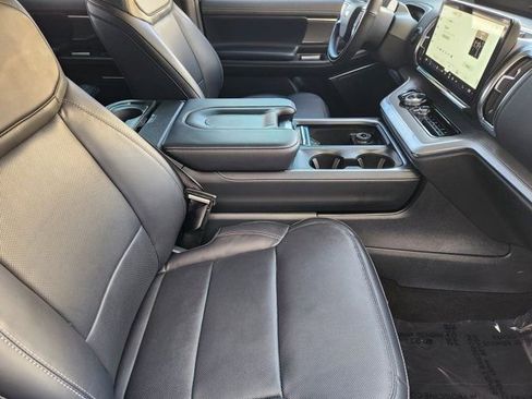 Used 2025 Ford Expedition Max Platinum image 19