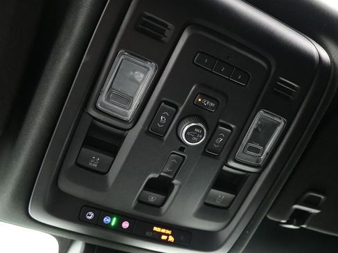 Used 2022 GMC Yukon Denali RWD image 24