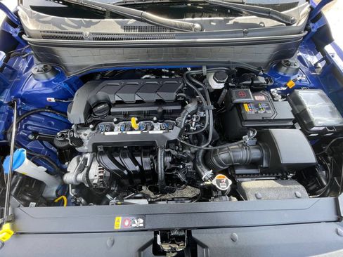 Used 2025 Hyundai Venue SEL FWD image 32