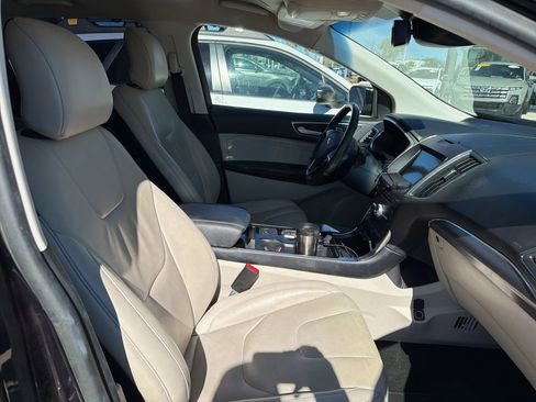 Used 2019 Ford Edge Titanium image 6