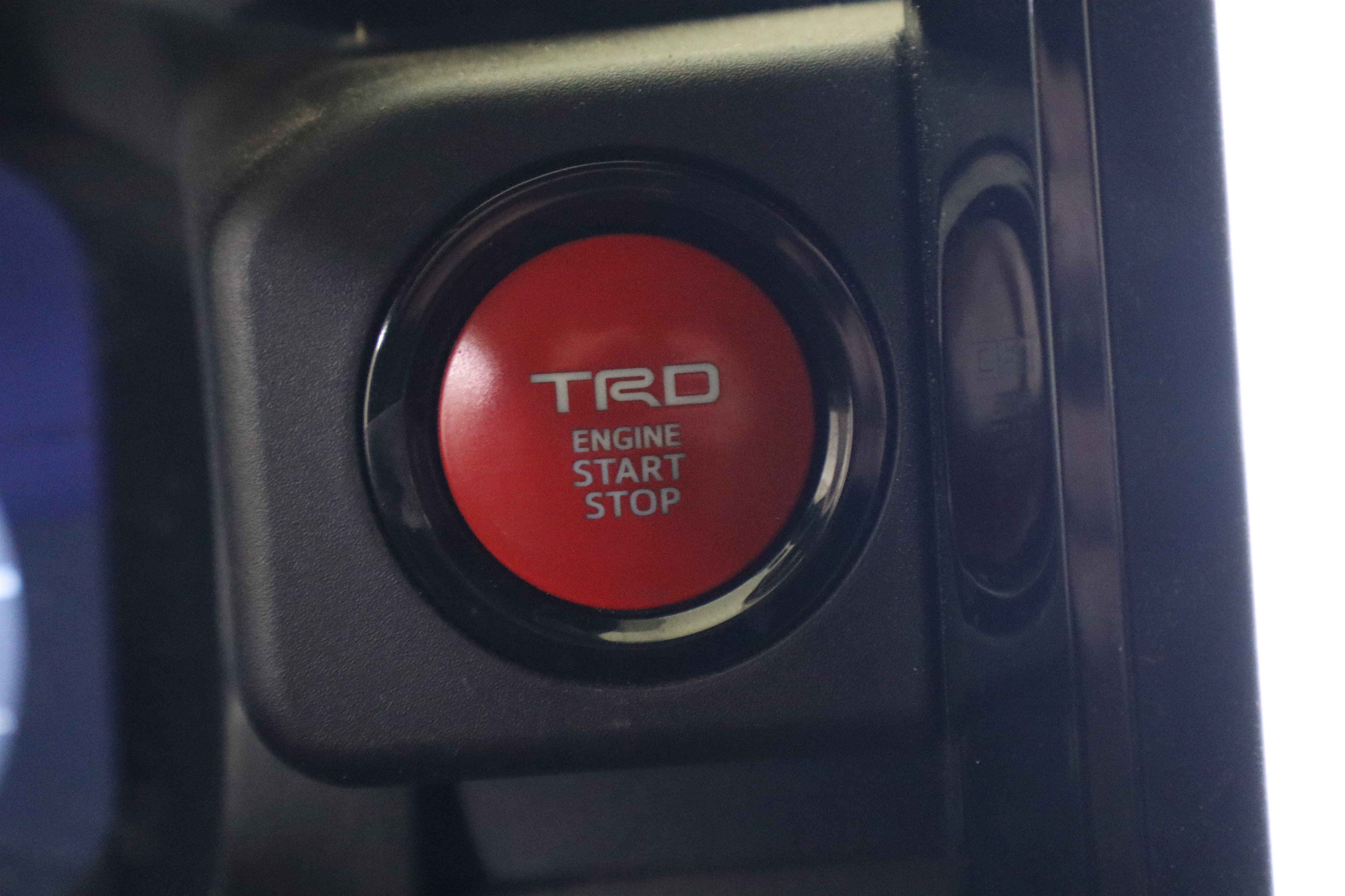 Used 2025 Toyota Tacoma TRD Off-Road AWD/4WD image 31