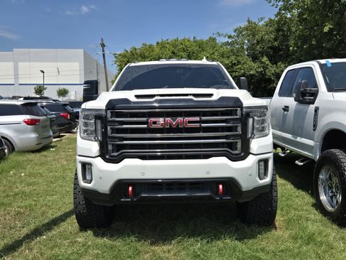 Used 2020 GMC Sierra 2500 AT4 AWD/4WD image 2