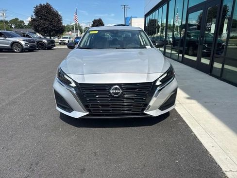 Used 2024 Nissan Altima 2.5 SV FWD image 7