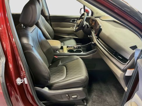 Used 2026 Kia Carnival EX FWD image 29