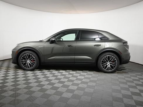 Used 2025 Porsche Macan 4S Electric AWD/4WD image 2