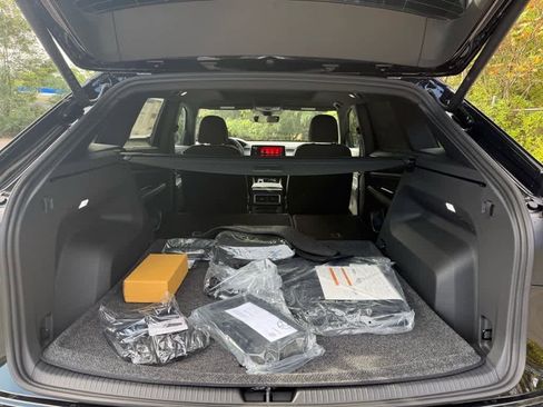 New 2026 Volkswagen Atlas Cross Sport SEL R-Line image 14