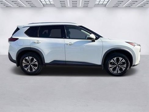 Used 2021 Nissan Rogue SV w/ Premium Package FWD image 2