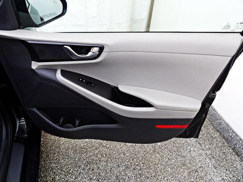 Used 2017 Hyundai Ioniq SEL image 11