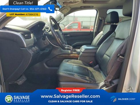 Used 2015 Chevrolet Suburban LT w/ Luxury Package image 9