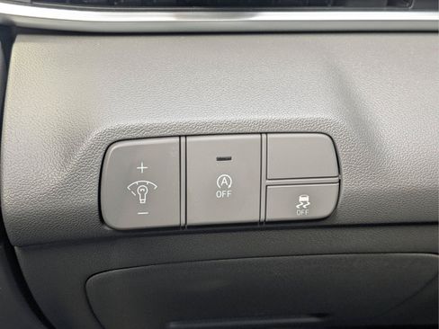 Certified 2025 Hyundai Elantra SE FWD image 39