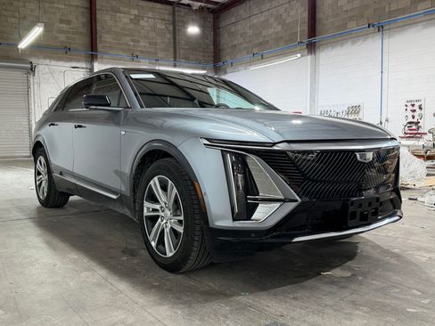 Certified 2024 Cadillac Lyriq Tech w/ Driver Assist Package RWD image 34