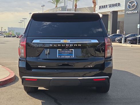 Used 2024 Chevrolet Suburban LT AWD/4WD image 4