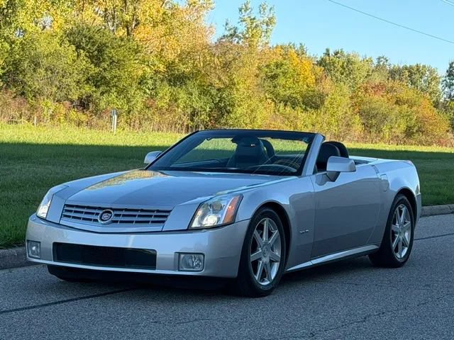 Used 2004 Cadillac XLR RWD image 7