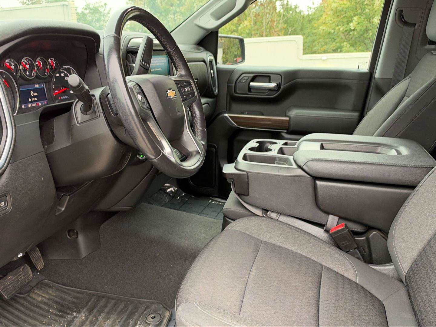 Used 2021 Chevrolet Silverado 1500 LT AWD/4WD image 11