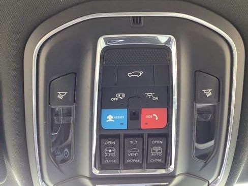 Certified 2023 Jeep Grand Cherokee Limited AWD/4WD image 24