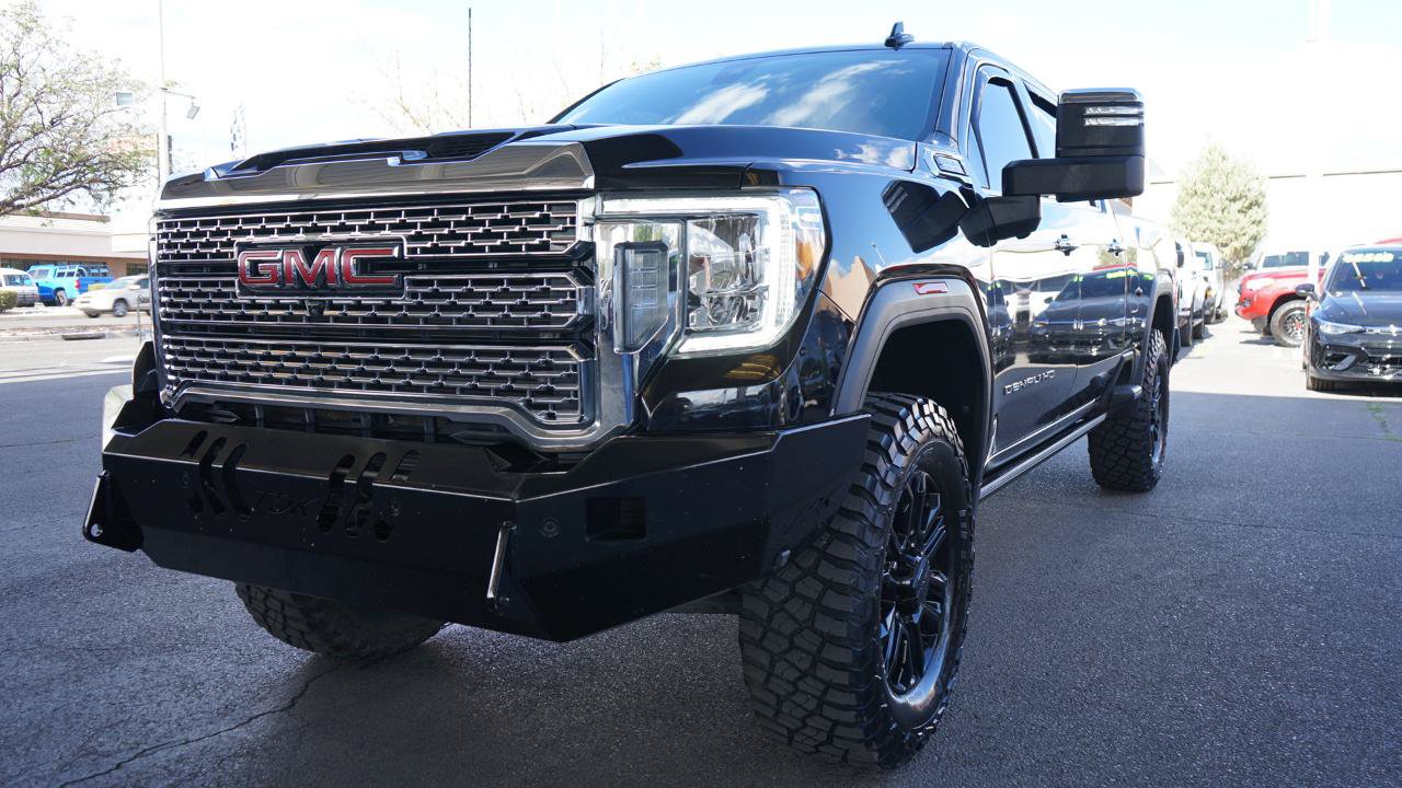 Used 2023 GMC Sierra 2500 Denali w/ Denali Black Diamond Edition AWD/4WD image 35