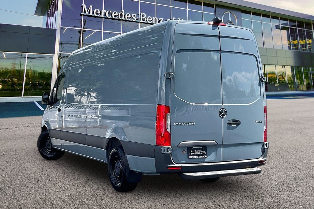 Used 2026 Mercedes-Benz Sprinter 2500 image 2
