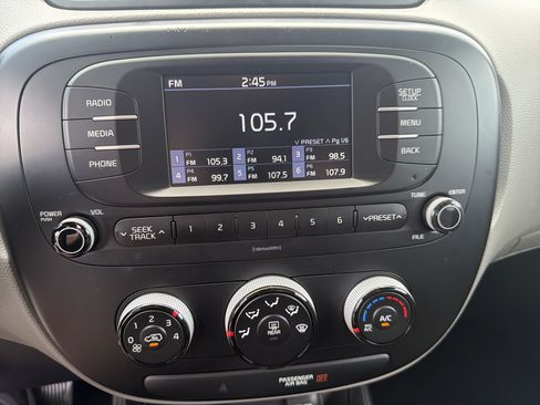 Used 2018 Kia Soul FWD image 32