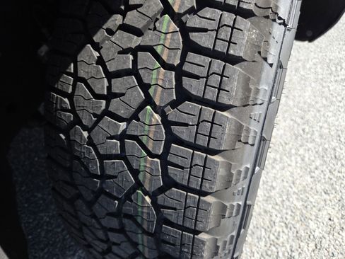 Used 2023 GMC Yukon XL AT4 w/ AT4 Premium Plus Package image 18