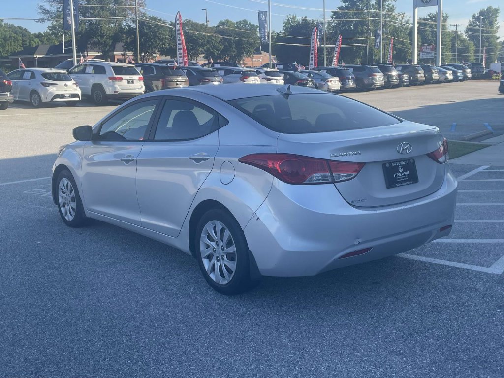 Used 2013 Hyundai Elantra GLS FWD image 4