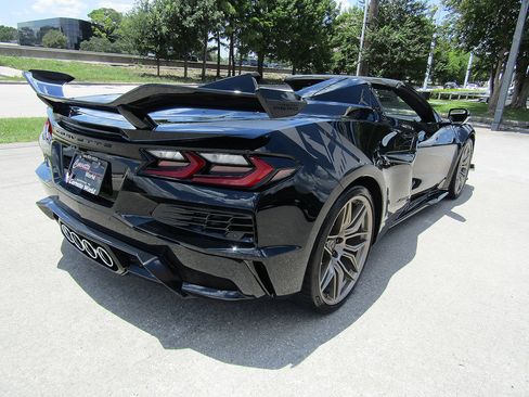 Used 2024 Chevrolet Corvette Z06 RWD image 5