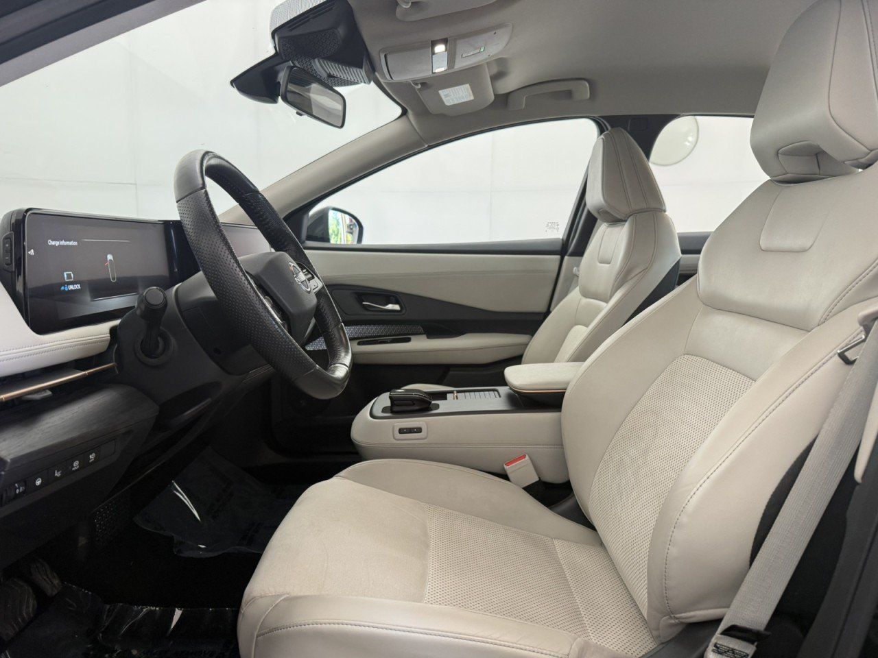 Used 2024 Nissan Ariya AWD image 15