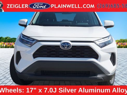 Used 2024 Toyota RAV4 XLE AWD/4WD image 8