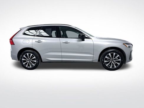 Used 2025 Volvo XC60 B5 Plus image 2