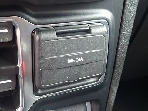 Used 2024 Jeep Wrangler Unlimited Rubicon 4xe AWD/4WD image 24