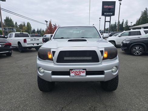 Used 2011 Toyota Tacoma 4x4 Double Cab w/ TRD Sport Pkg w/JBL Audio image 2