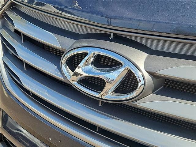 Used 2017 Hyundai Santa Fe Sport FWD image 29
