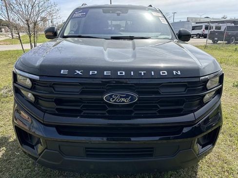 Used 2025 Ford Expedition Max Active image 3