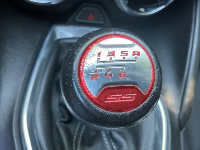 Used 2018 Chevrolet Camaro SS w/ LPO, Ground Effects Package RWD image 13