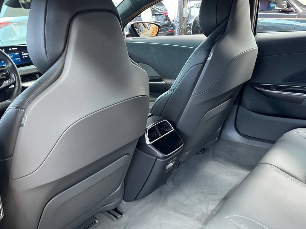 Used 2024 Lucid Air Pure RWD image 18