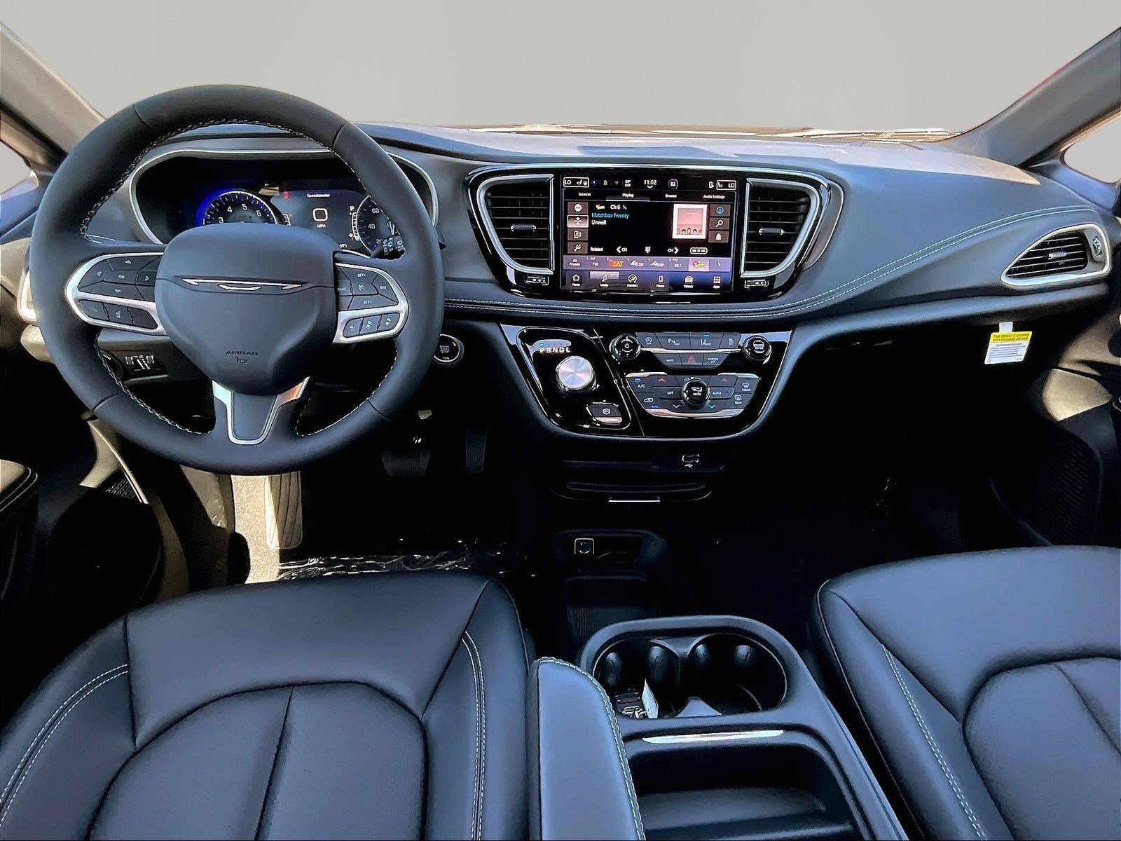 New 2027 Chrysler Pacifica Select AWD/4WD image 10