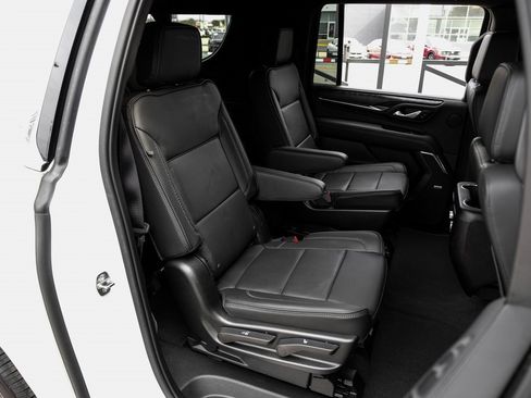 Used 2022 GMC Yukon XL Denali image 47