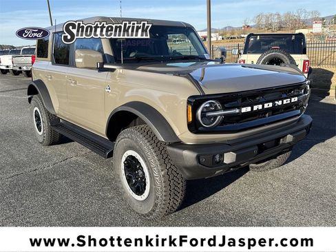 New 2025 Ford Bronco Outer Banks w/ Sasquatch Package image 1