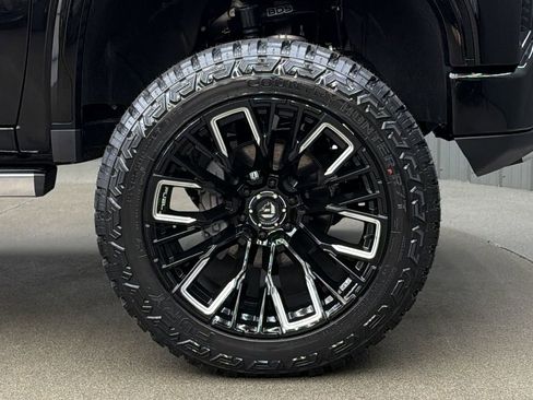 Used 2026 GMC Sierra 1500 Denali Ultimate AWD/4WD image 9