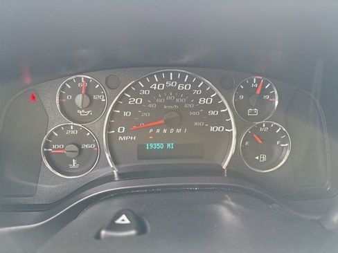 Used 2024 Chevrolet Express 2500 w/ Driver Convenience Package image 33