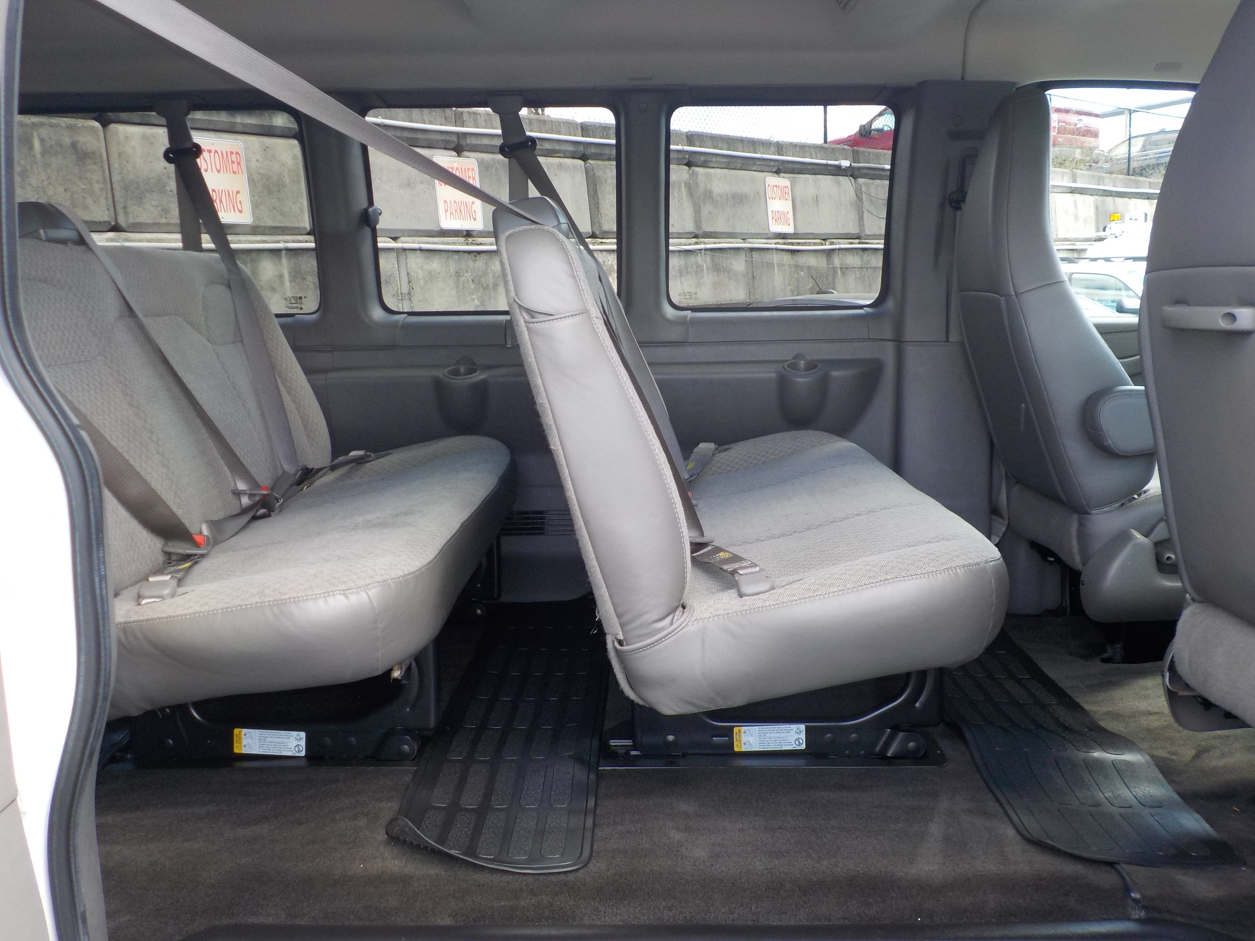 Used 2017 Chevrolet Express 3500 LT w/ LT Preferred Equipment Group RWD image 22