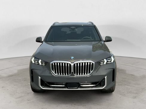 New 2026 BMW X5 xDrive40i w/ Premium Package AWD/4WD image 2