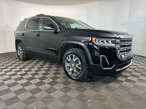 Used 2023 GMC Acadia SLE w/ Driver Convenience Package image 2