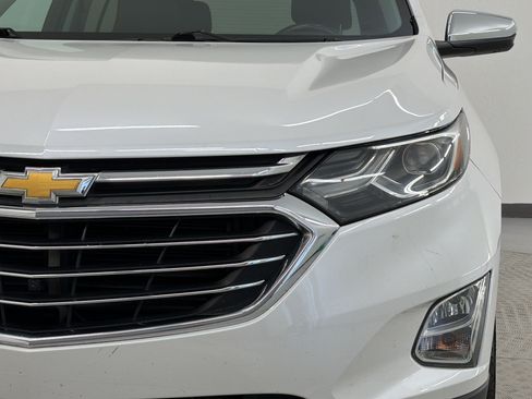 Used 2018 Chevrolet Equinox Premier FWD image 12