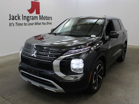 Used 2024 Mitsubishi Outlander SEL AWD/4WD image 2