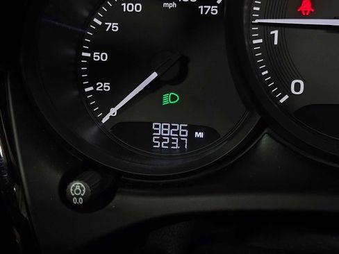 Used 2024 Porsche Macan image 28