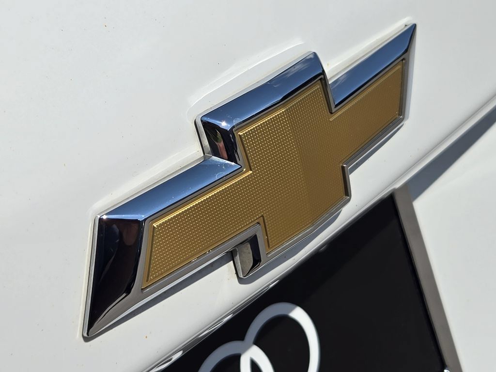 Used 2018 Chevrolet Equinox Premier AWD/4WD image 16