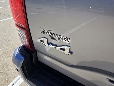 Used 2020 Toyota Tacoma SR5 AWD/4WD image 13